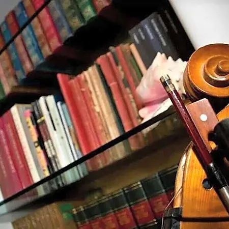 فندق مبيت وإفطار Arts And Music