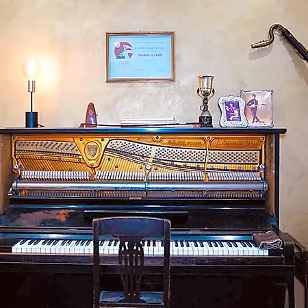 Arts And Music Ankona